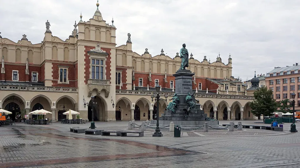 La halle aux draps sur la place du Marché de Cracovie