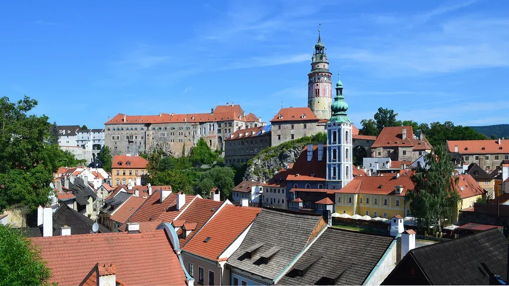 Les toits de Český Krumlov et la tour du château