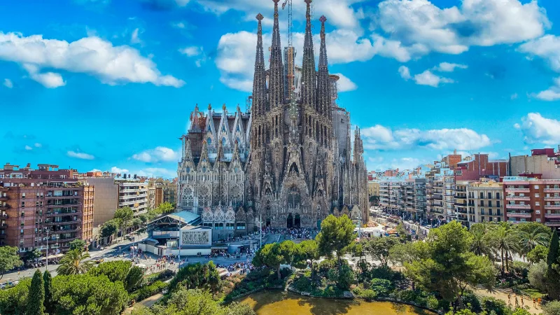 La Segrada Família vue de face