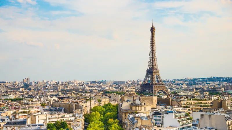 Vue panoramique de Paris avec la Tour Eiffel