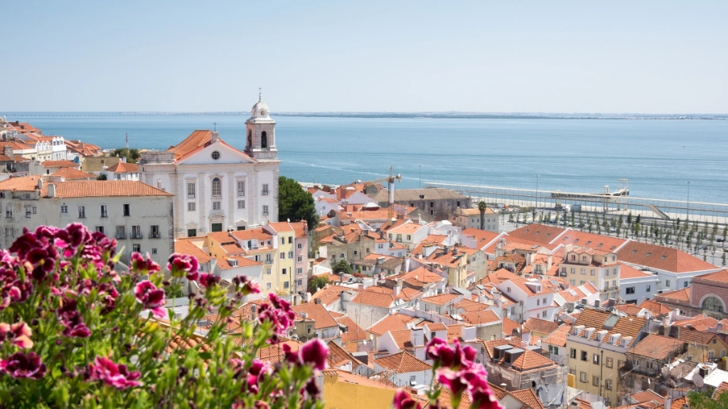 Vue sur le Tage à quartier alfama Lisbonne