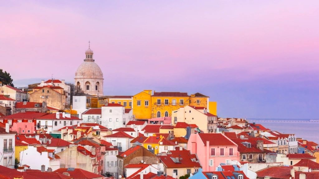 Photo du coucher de soleil Alfama. quartier alfama Lisbonne